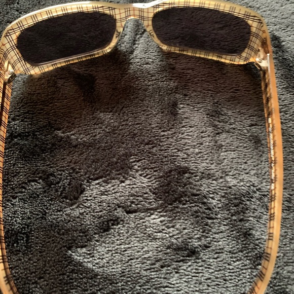 Authentic Vintage Burberry Sunglasses - Picture 4 of 6